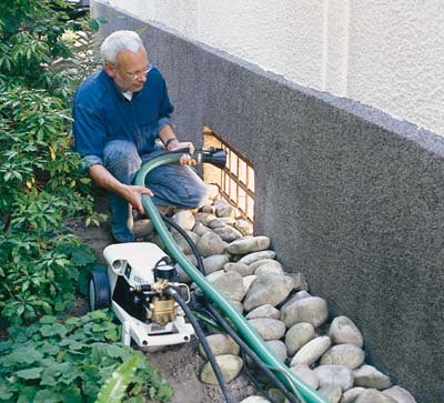 En cas d’inondation le suceur à gavat permet de vider une cave de l'eau et surtout de la boue